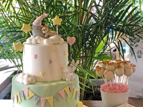 BABY-SHOWER-CAKE-AND-POPS