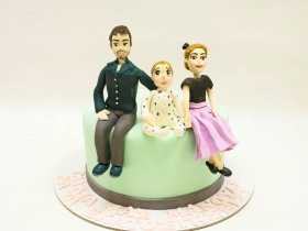 COUPLE-WITH-BABY-CAKE