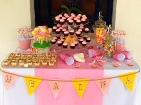 CUPCAKES, POPS, LEMON SWEETS & CANDY BAR IN PINK