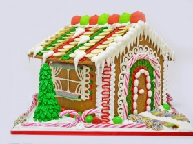 BIG-RED-AND-GREEN-GINGERBREAD-HOUSE